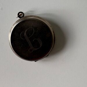 L initial locket